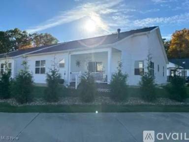 Main picture of 989 Pin Oaks Dr