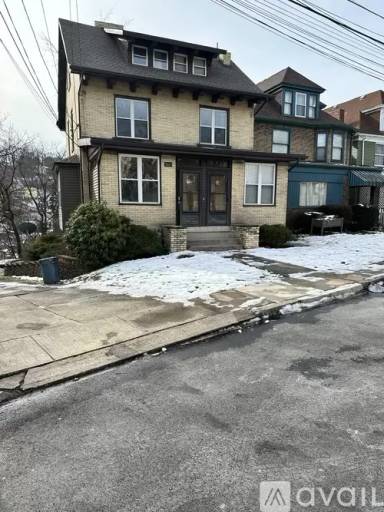 Main picture of 1663 Suburban Ave