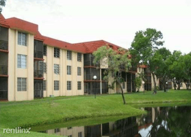 Main picture of Miramar Club Condo