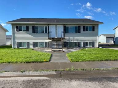 Main picture of 2330 Stace St