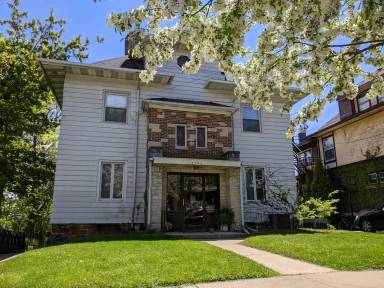 Main picture of 1345 Morrison St