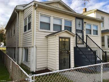 Main picture of 218 Center St