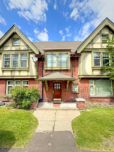 Main picture of 928 W 7th Ave