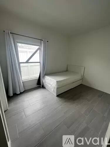 Main picture of 1101 W Vernon Ave