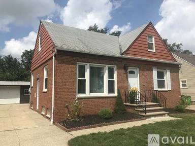 Main picture of 1274 Washington Blvd