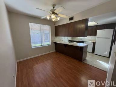 Main picture of 121 E 14th Pl