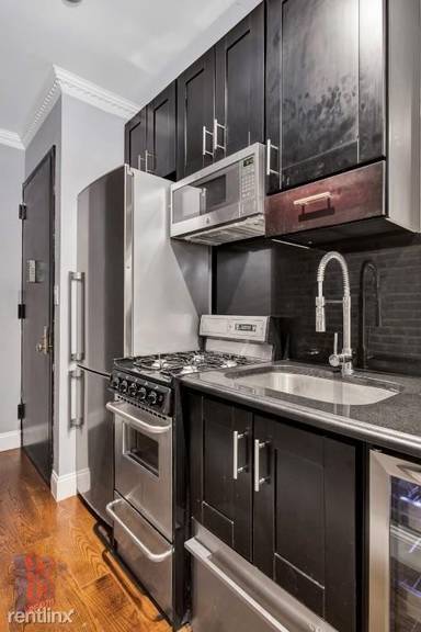 Main picture of 212 E 25th St