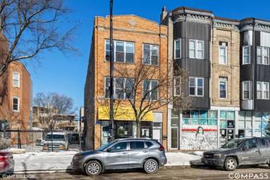 Main picture of 2622 W Division St