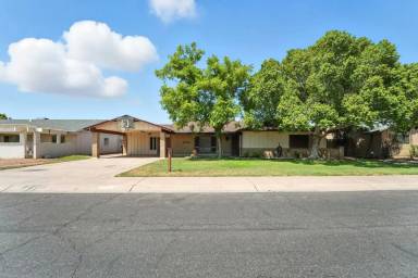 Main picture of 3436 W Morten Ave