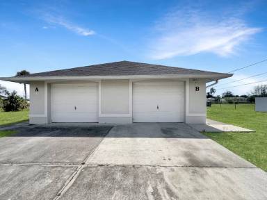 Main picture of 205 Schoolside Dr