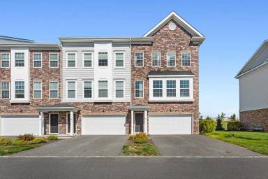 Main picture of 34 Colgate Dr