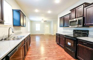 Main picture of 645 S Grant Ave
