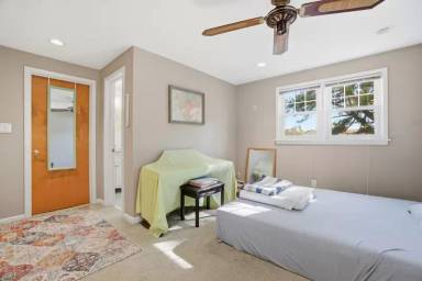 Main picture of 405 Farrell St