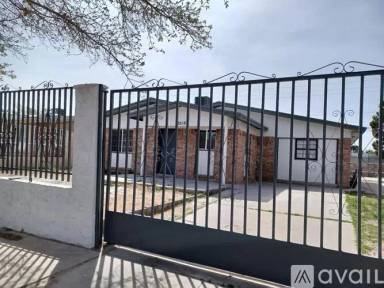 Main picture of 9216 Morelia Rd