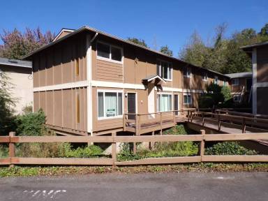 Main picture of 5102 SW 45th Ave