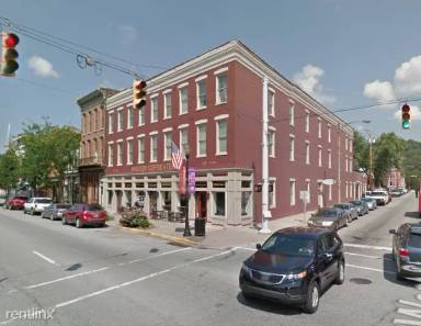 Main picture of 102 W Main St