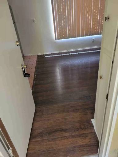 Main picture of 3744 Veteran Ave