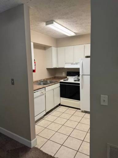 Main picture of Lemans Square Apartments