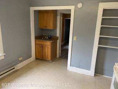 Main picture of 33 Jackson Ave
