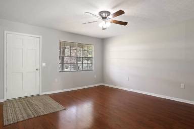 Main picture of 445 S Bamboo St