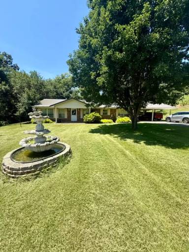 Main picture of 2529 McLean Rd
