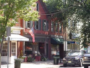 Main picture of 249 Main St