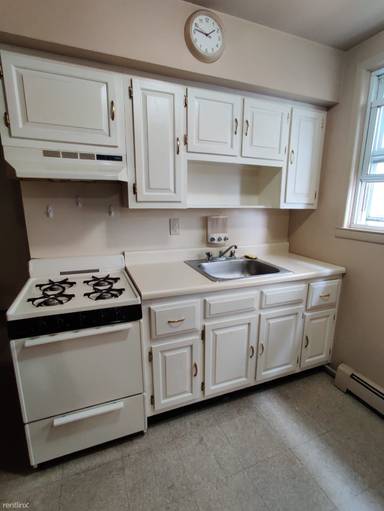 Main picture of 483 Avenue A