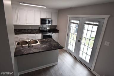 Main picture of 630 S Main St