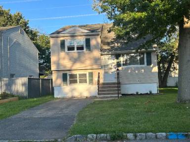 Main picture of 24 Huron Ave