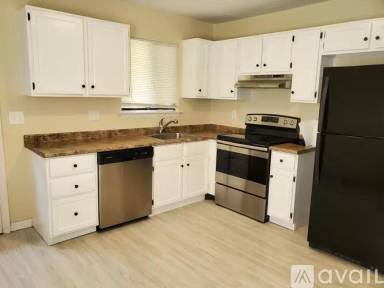 Main picture of 130 Columbus Pl