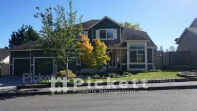 Main picture of 2037 NE Gustaf St