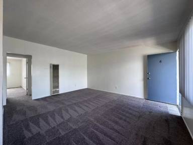 Main picture of 1128 E 12th St