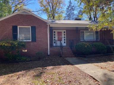 Main picture of 929 Urban Ave