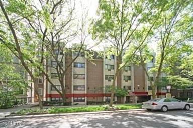 Main picture of 541 W Oakdale Ave