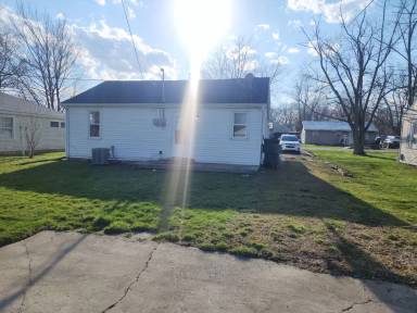 Main picture of 2212 N Rector Ave