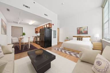Main picture of 235 Pond St