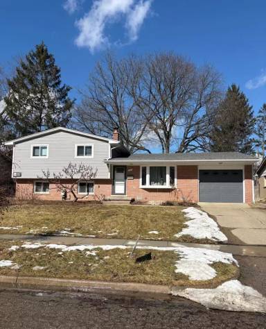 Main picture of 1375 Kuehnle St