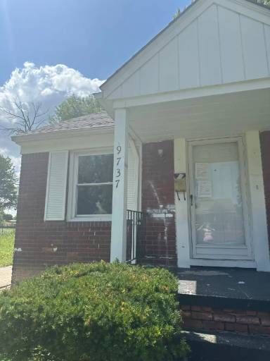 Main picture of 9737 Camley St