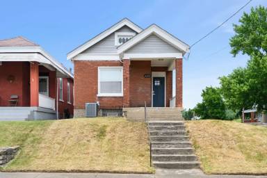 Main picture of 620 E 18th St