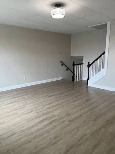 Main picture of 1572 Summit St