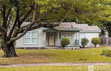 Main picture of 1306 N Church St
