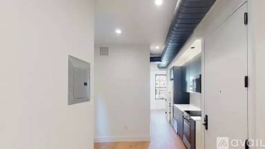 Main picture of 77 E 3rd St