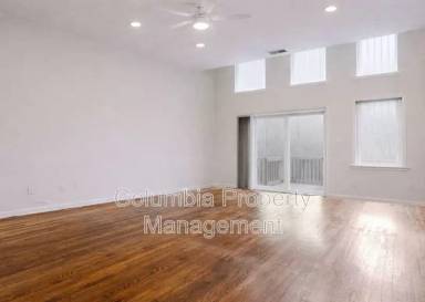 Main picture of 127 11th St NE