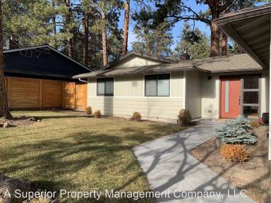 Main picture of 1570 NW Hartford Ave