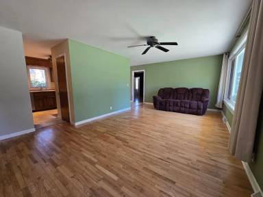 Main picture of 1203 Maplewood Dr