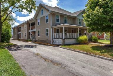 Main picture of 1014 E Walnut St
