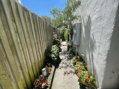 Main picture of 746 W Ocean View Ave