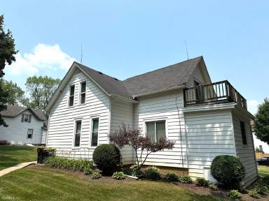 Main picture of 438 Ada St