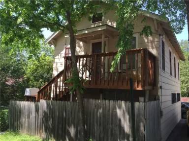 Main picture of 2831 Pearl St