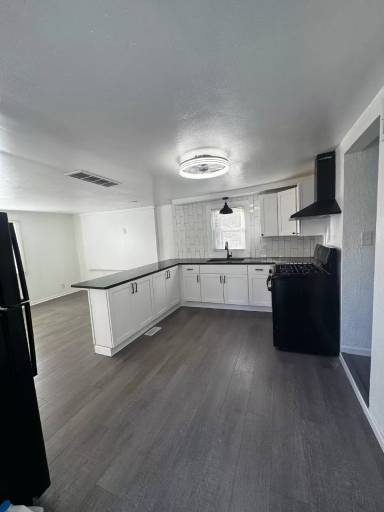Main picture of 526 Pershing Ave